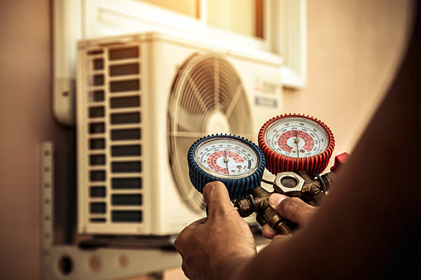 Professional Hvac technician working in Girard, KS